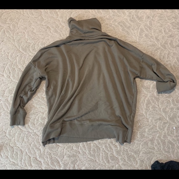Baggy turtleneck sweater - Picture 5 of 5
